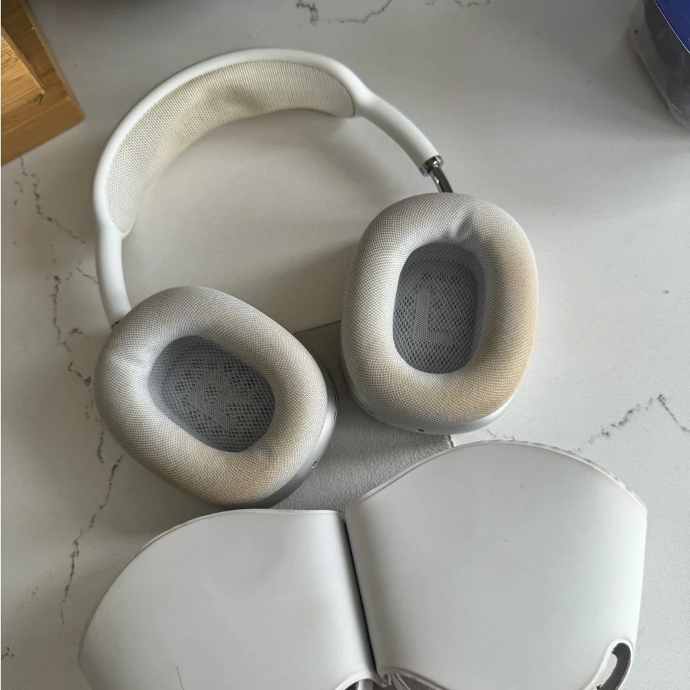Apple AirPod Pro Max - Picture 4 of 5